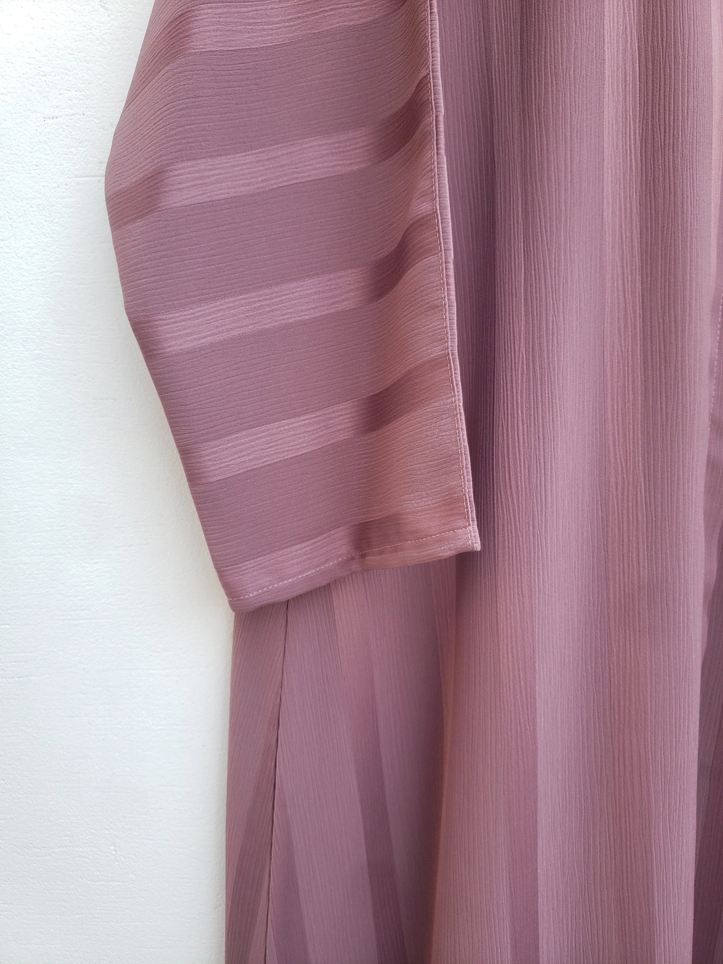 Tea pink Zoom striped abaya
